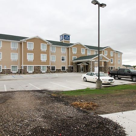 Cobblestone Hotel & Suites - Devils Lake Exterior foto